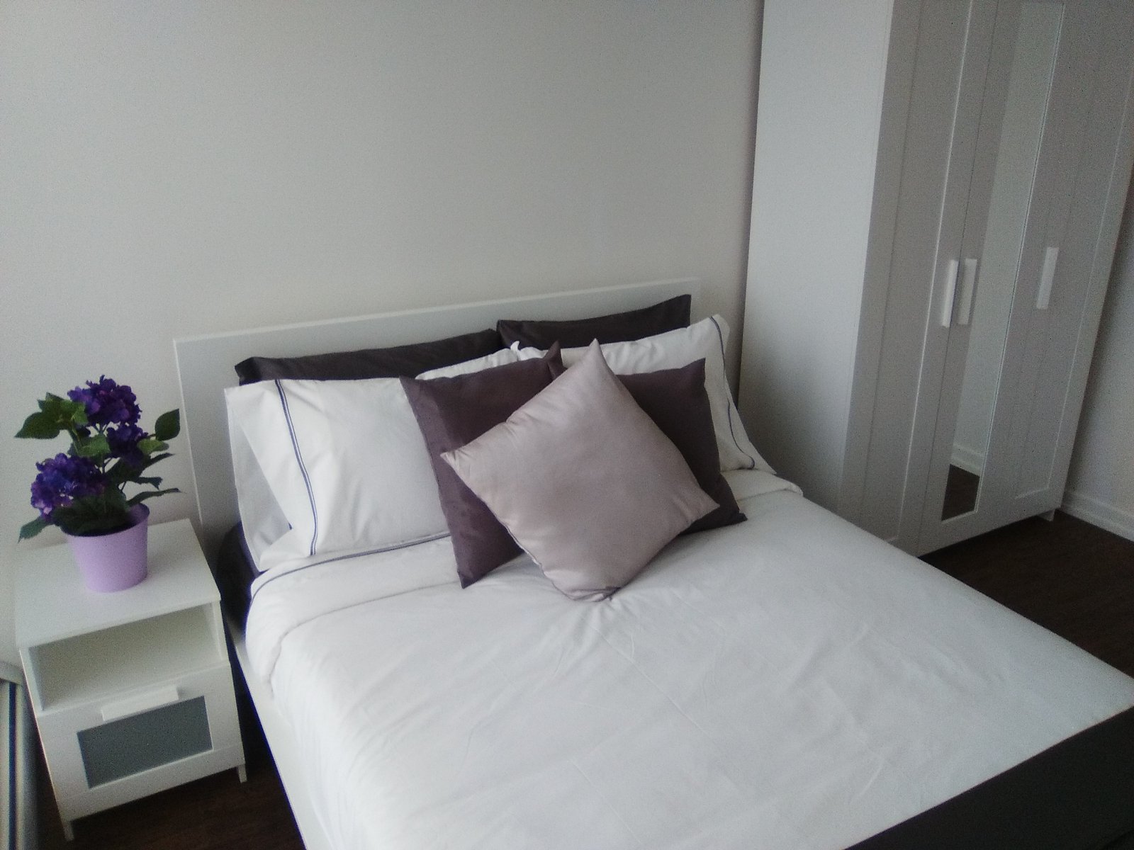 2 Bedroom Apartment for Rent - 450 8 Ave SE, Calgary, AB 4