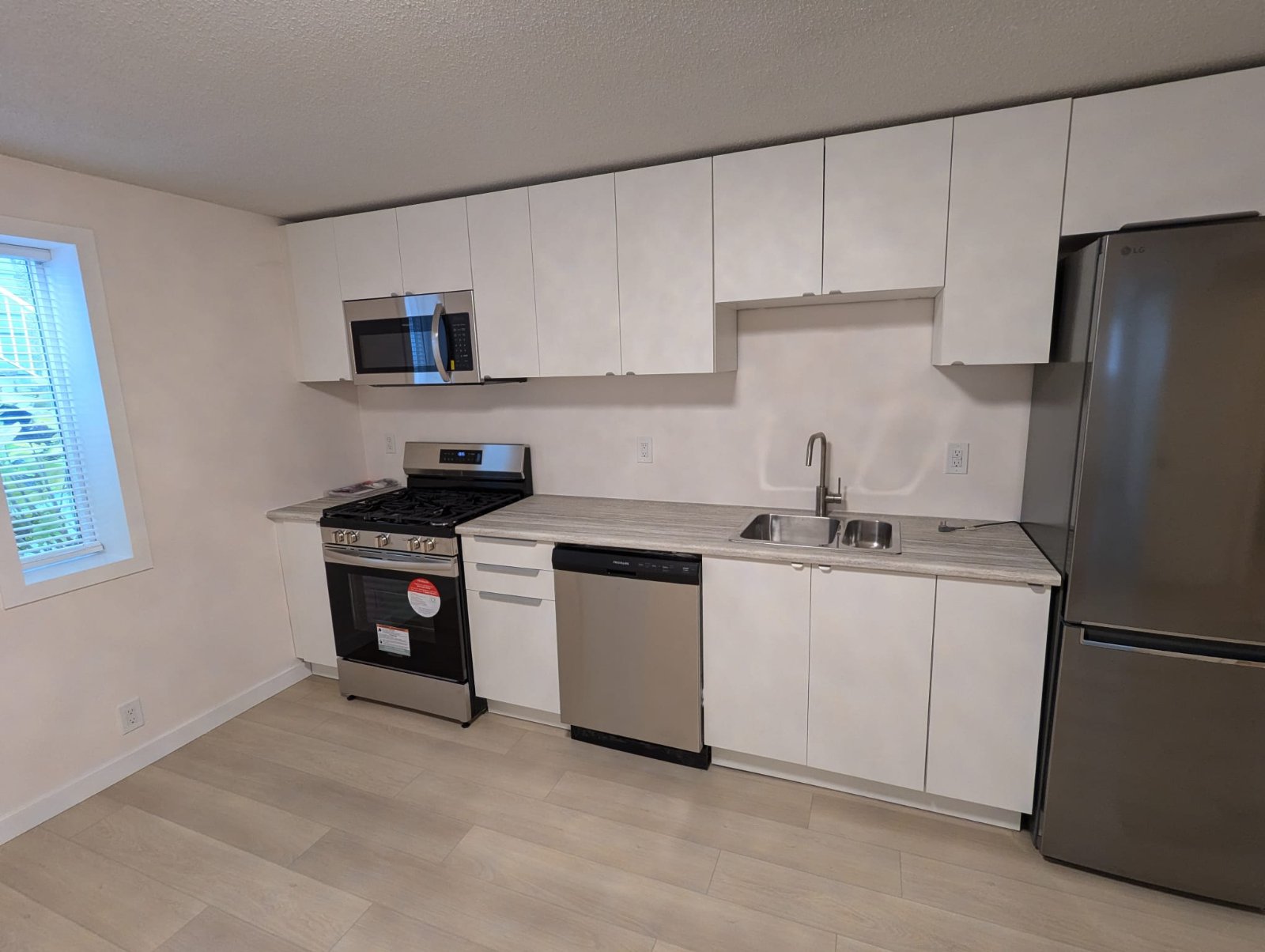 3 Bedroom Garden Suite for Rent - Midvale St, Coquitlam, BC 2