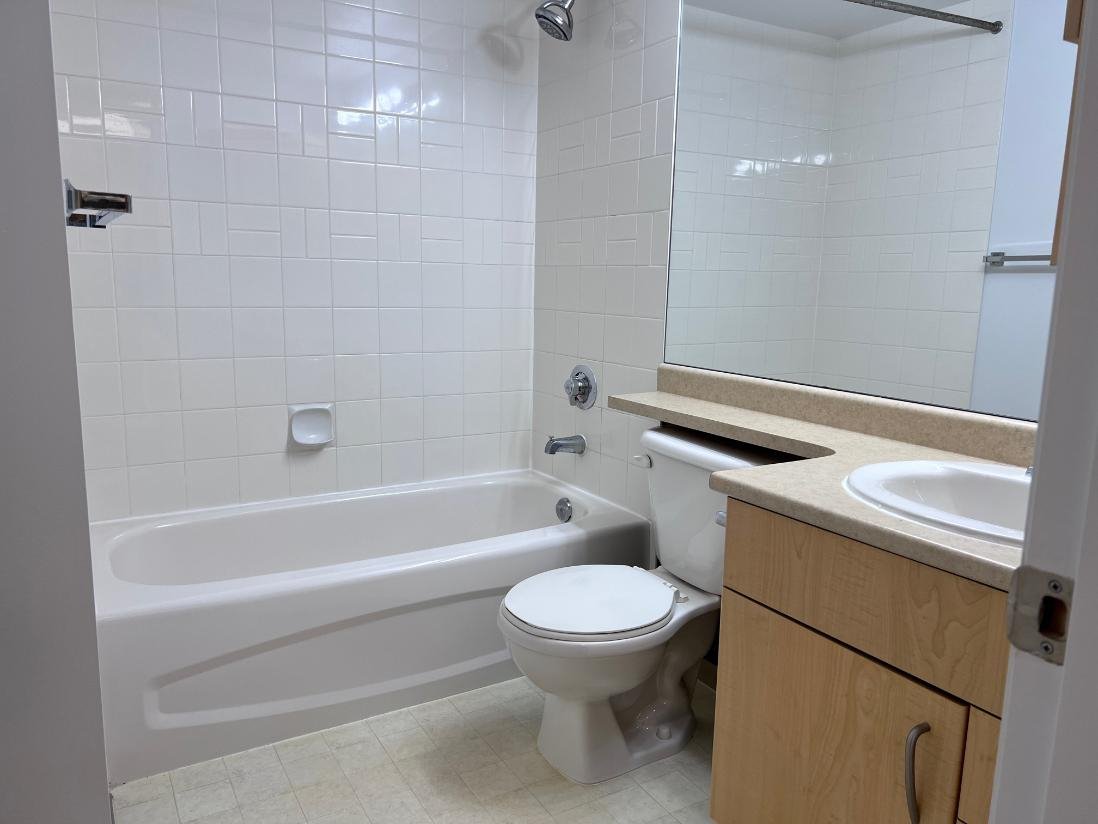 Studio Apartment for Rent - 3520 Crowley Dr, Vancouver, BC 5