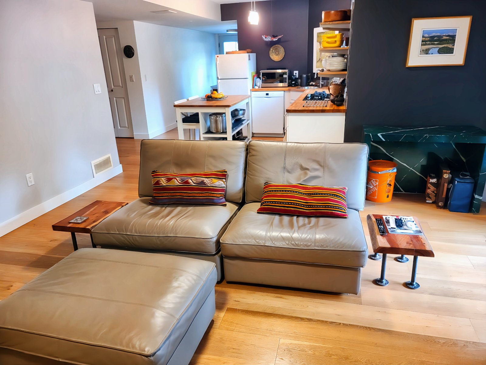 2 Bedroom Private Suite for Rent - 9610 Queens Pl, Surrey, BC 2
