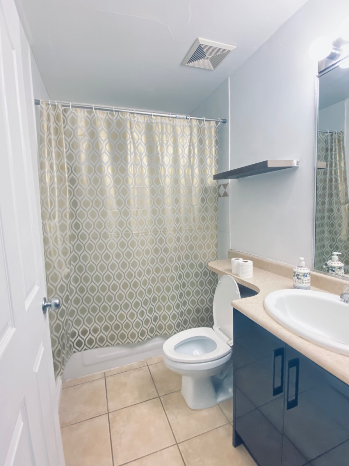 2 Bedroom Basement Suite for Rent - 924 5th Ave, New Westminster, BC 3