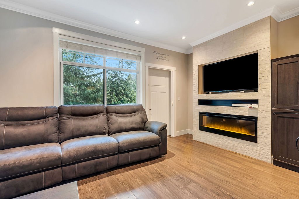 3 Bedroom Townhouse for Rent - 7090 180 St, Surrey, BC 5