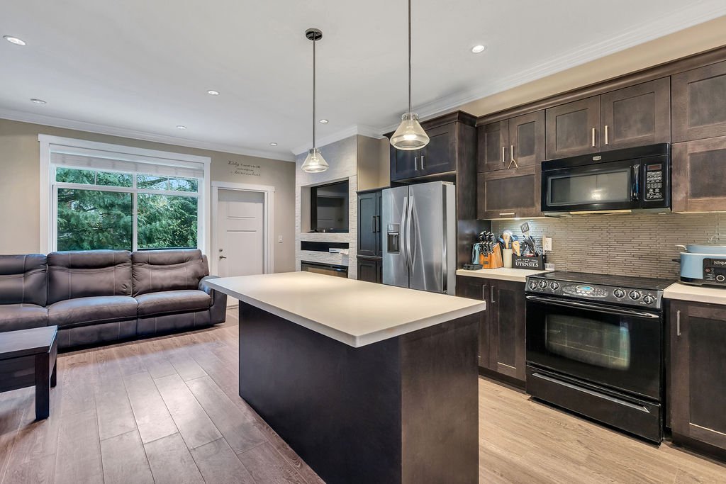 3 Bedroom Townhouse for Rent - 7090 180 St, Surrey, BC 4