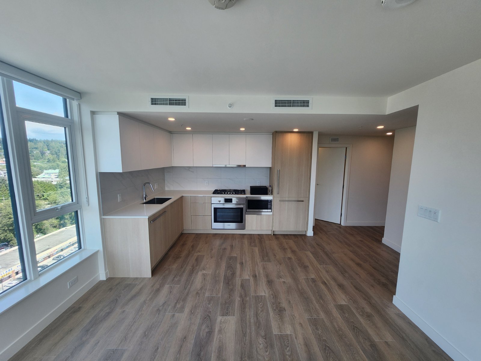 2 Bedroom Apartment for Rent - 318 Alderson Avenue, Coquitlam, BC 3