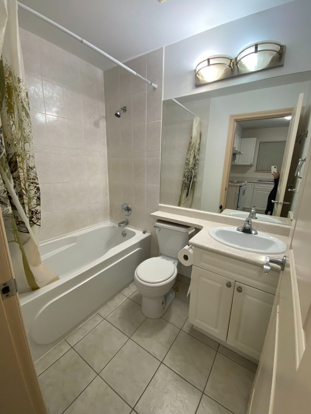 2 Bedroom Apartment for Rent - St Margarets St, Vancouver, BC 3