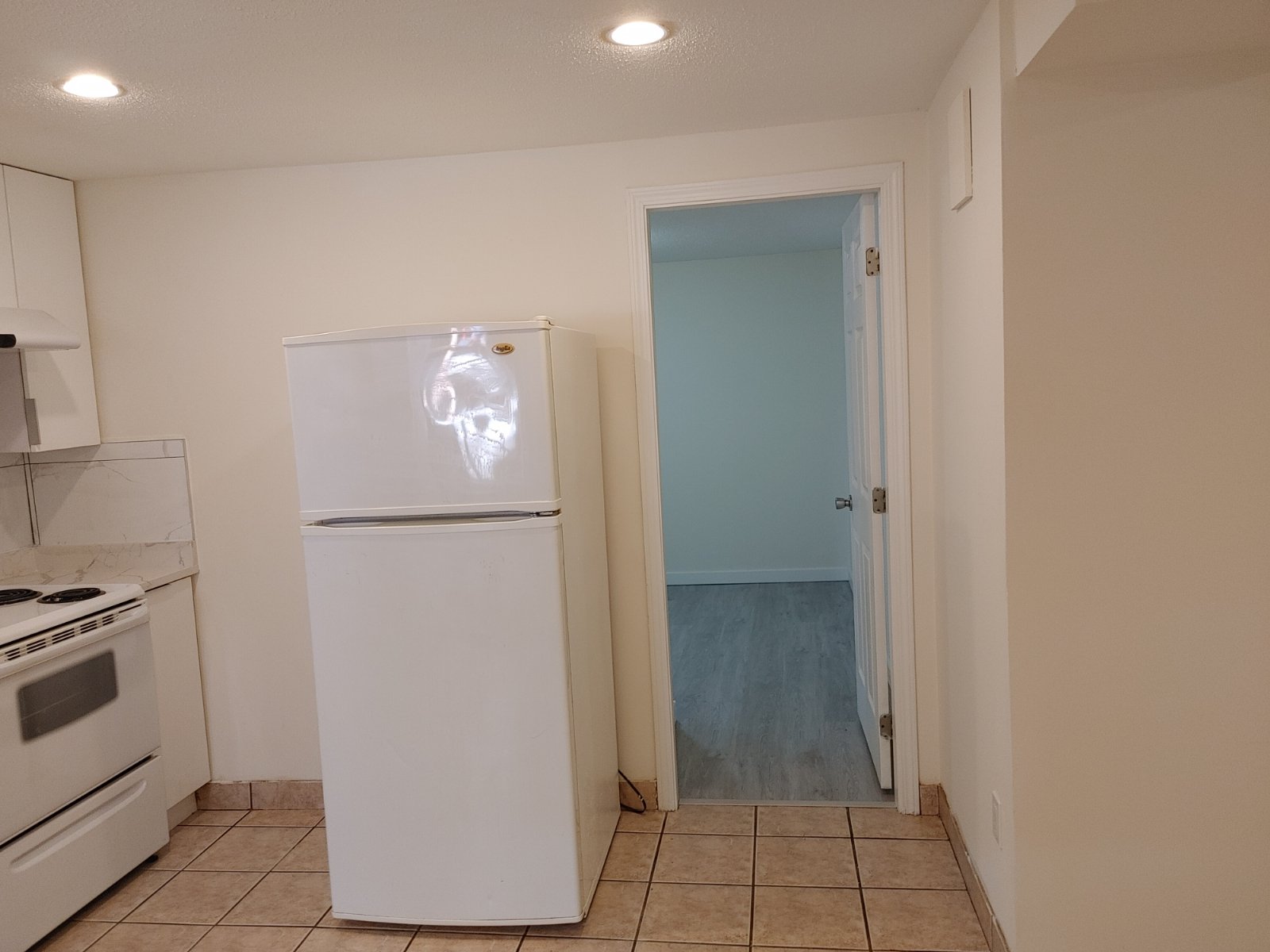 2 Bedroom House for Rent - Booth Ave, Coquitlam, BC 3