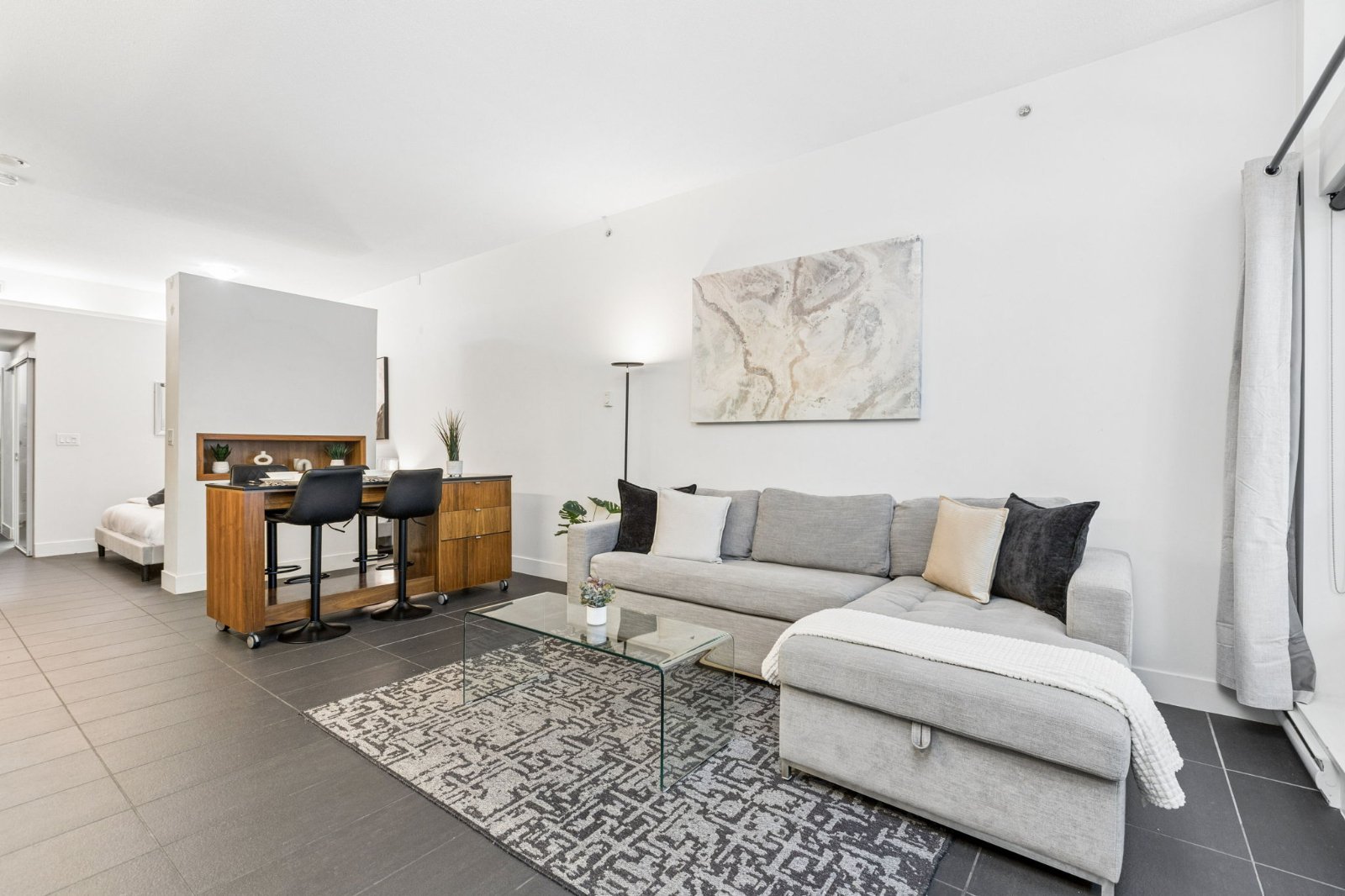 2 Bedroom Apartment for Rent - 33 W Pender St, Vancouver, BC 4