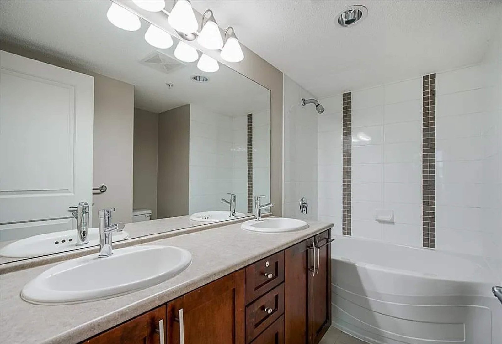Room in Apartment for Rent - 5740 Toronto Road, Vancouver, BC 5