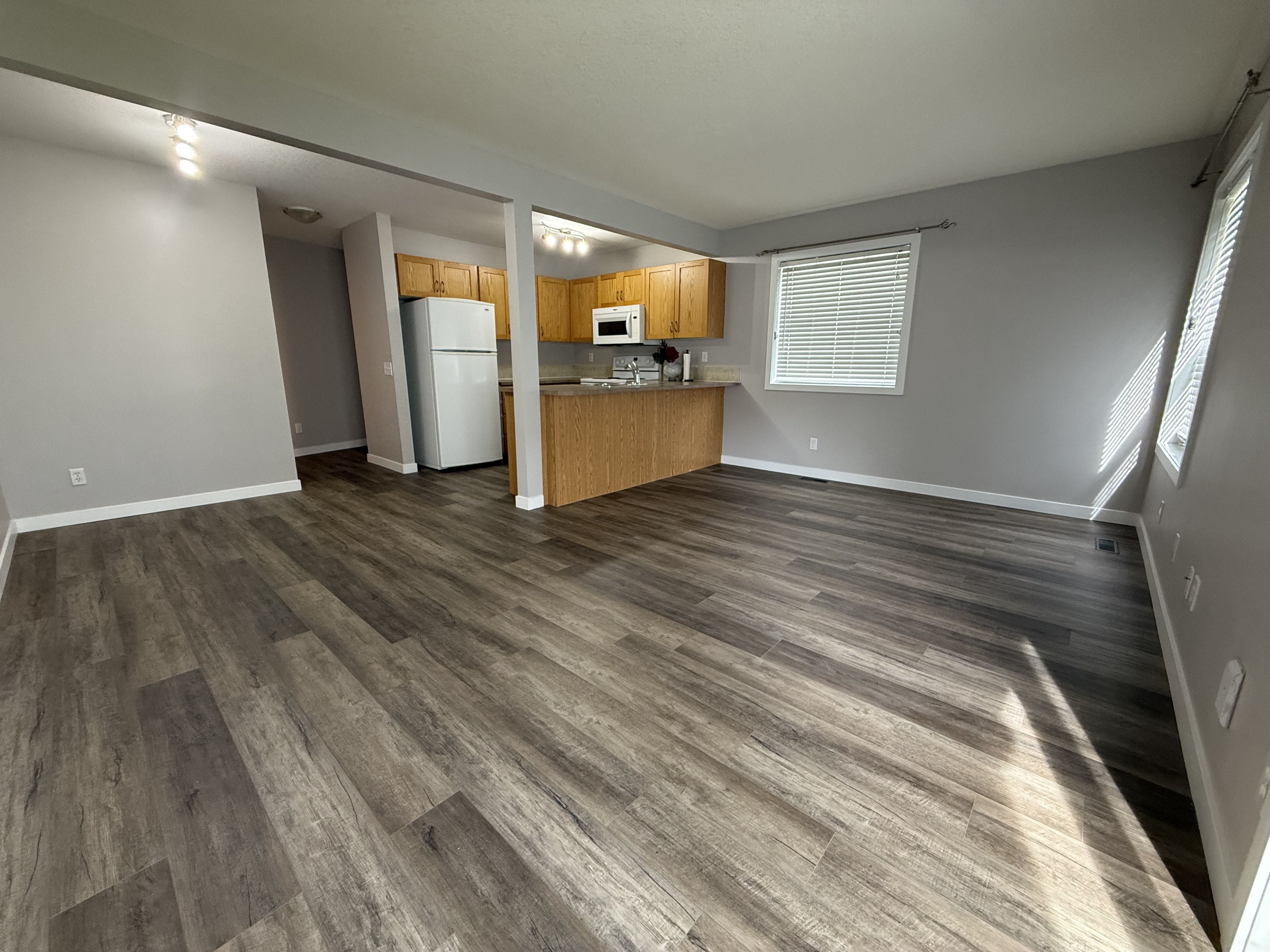 3 Bedroom Townhouse for Rent - 150 Edwards Drive Southwest, Edmonton, AB 4
