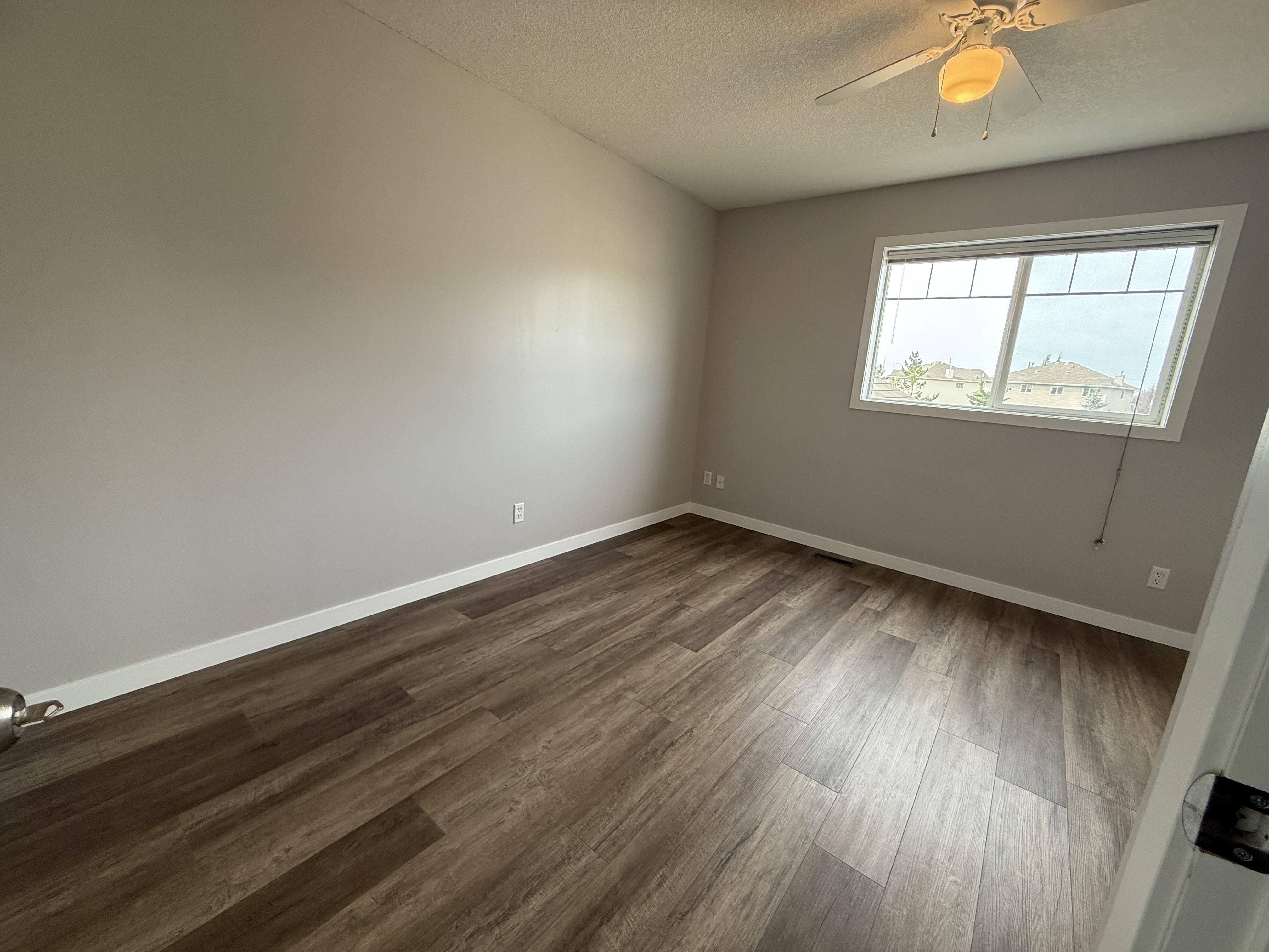 3 Bedroom Townhouse for Rent - 150 Edwards Drive Southwest, Edmonton, AB 5