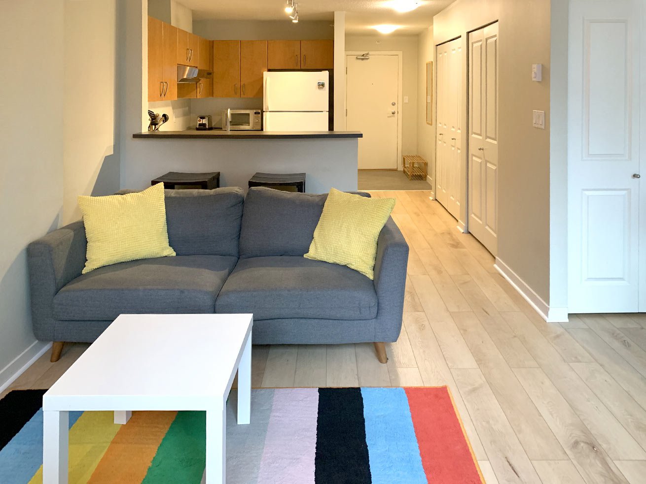 Studio Apartment for Rent - 1295 Richards St, Vancouver, BC 2