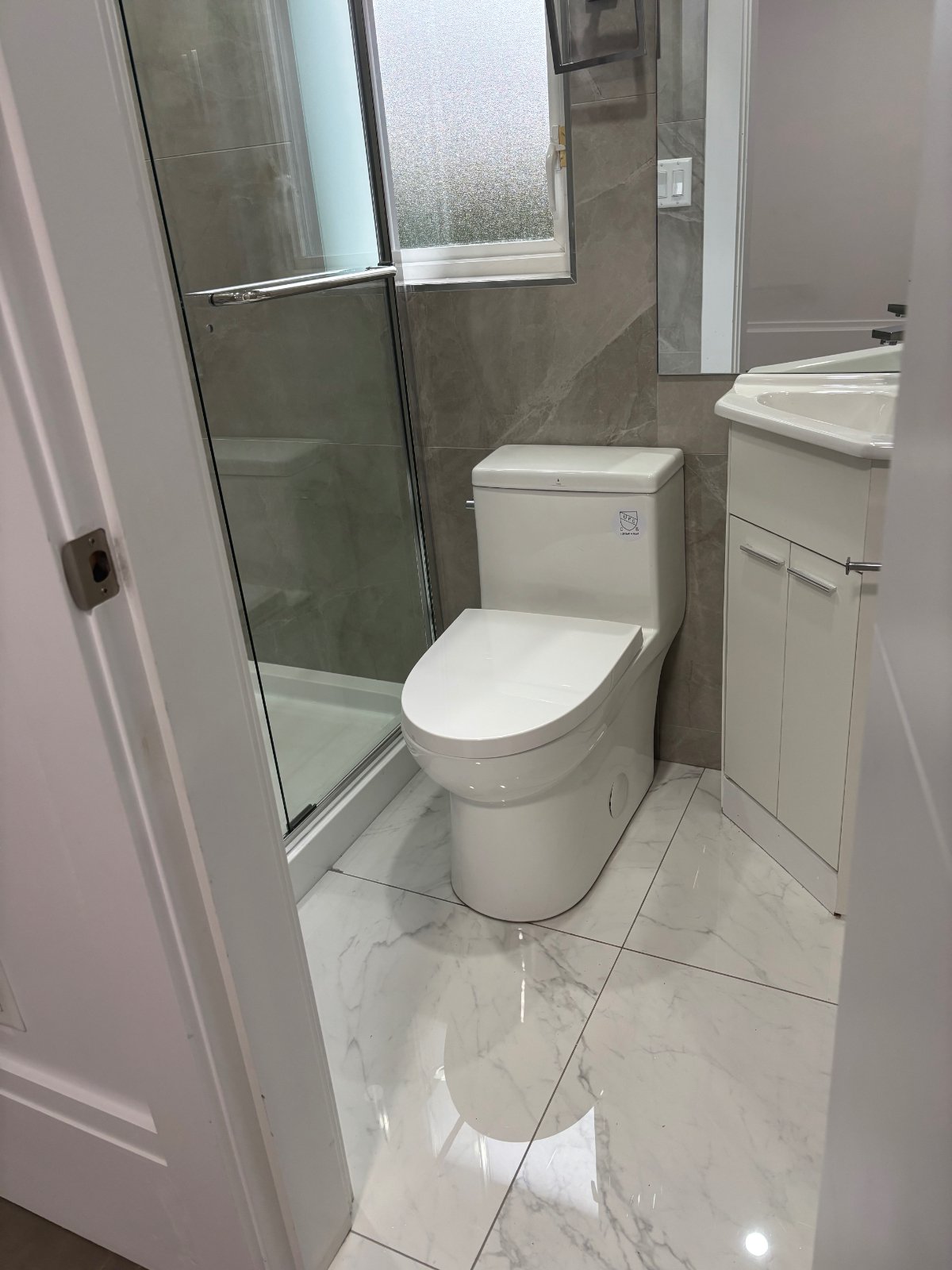 Room in House for Rent - E 54th Ave, Vancouver, BC 3