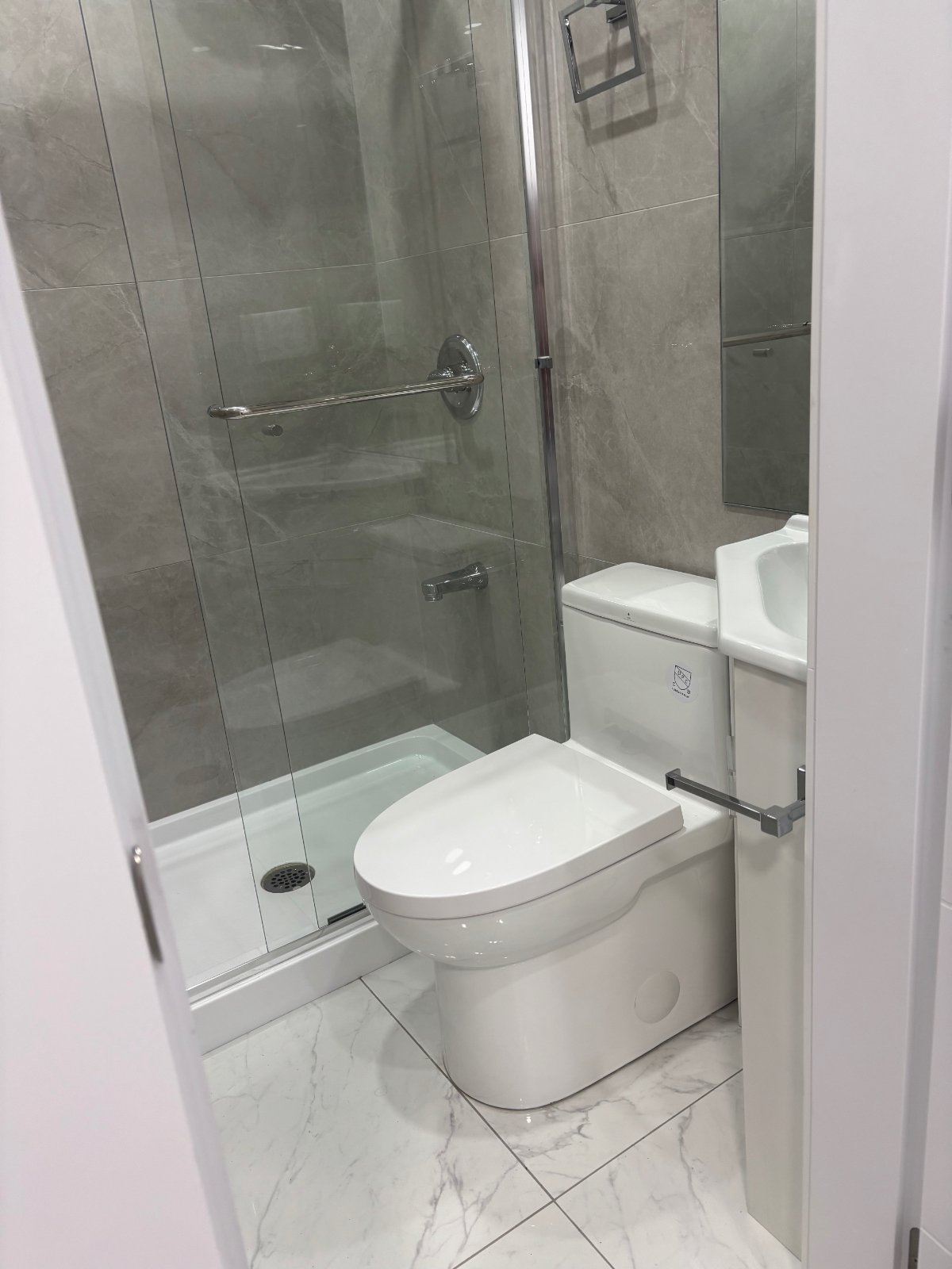 Room in House for Rent - E 54th Ave, Vancouver, BC 4