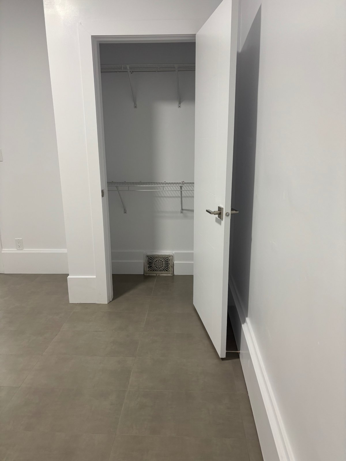 Room in House for Rent - E 54th Ave, Vancouver, BC 5