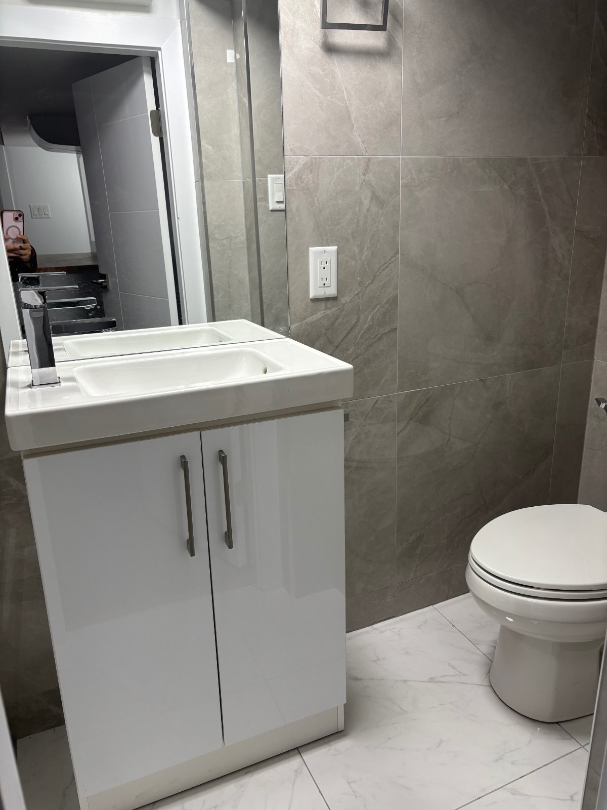 Room in House for Rent - E 54th Ave, Vancouver, BC 4