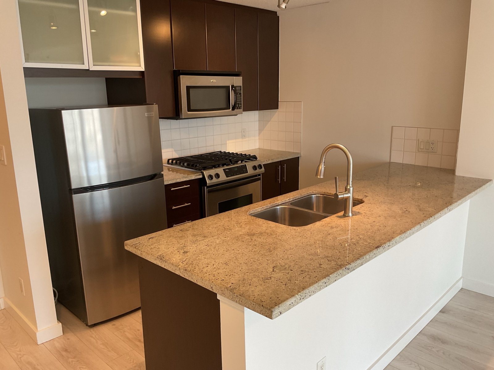 2 Bedroom Apartment for Rent - 2289 Yukon Crescent, Burnaby, BC 2