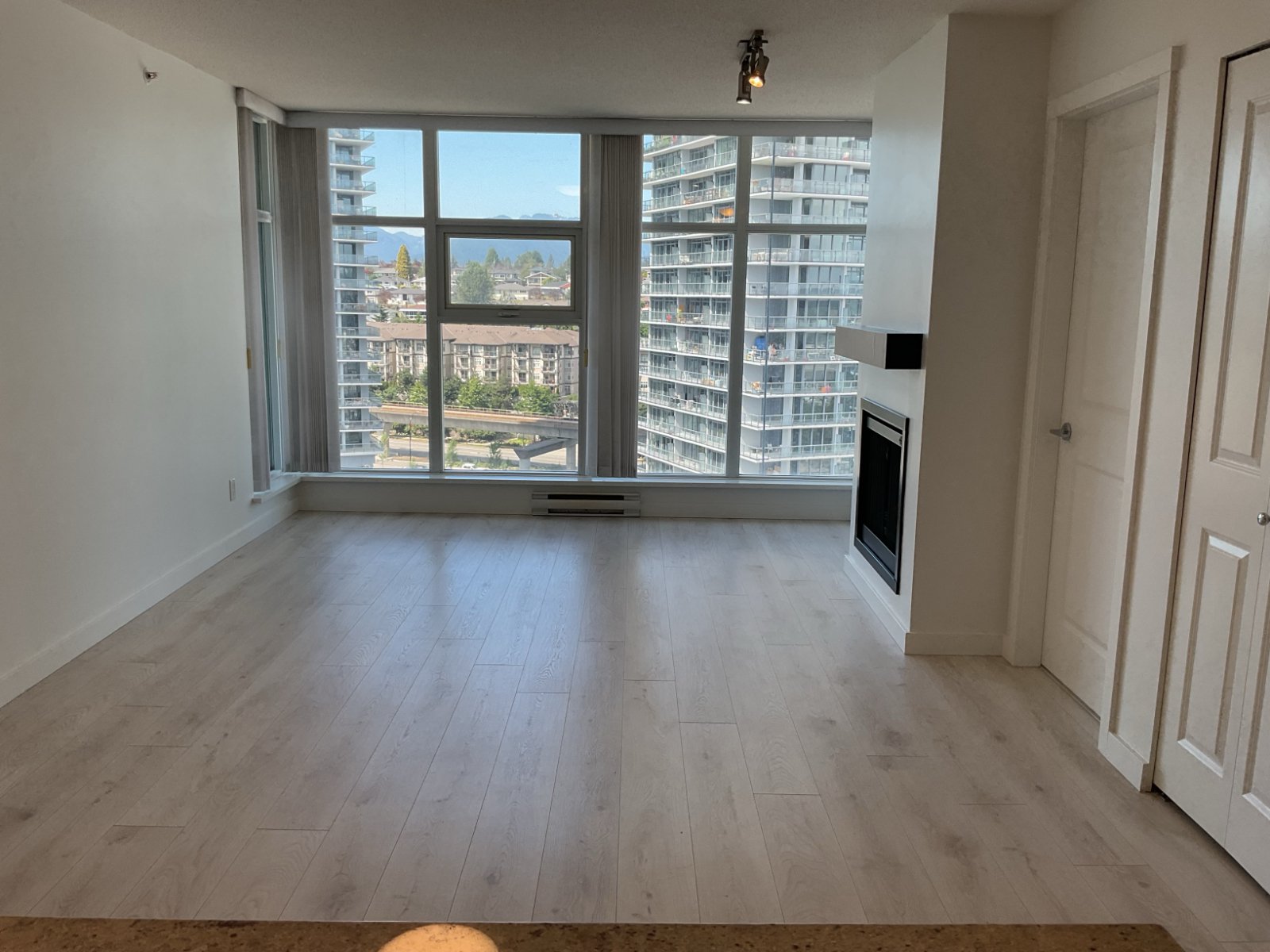 2 Bedroom Apartment for Rent - 2289 Yukon Crescent, Burnaby, BC 5