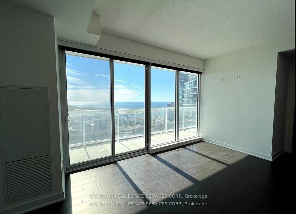 3 Bedroom Apartment for Rent - 19 Bathurst St, Toronto, ON 2