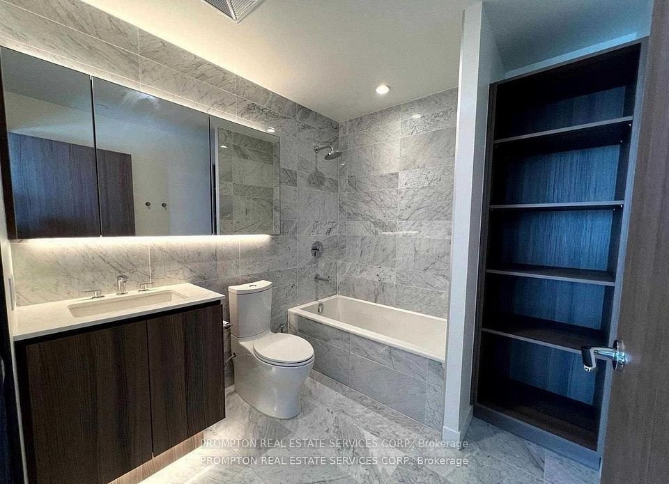 3 Bedroom Apartment for Rent - 19 Bathurst St, Toronto, ON 3