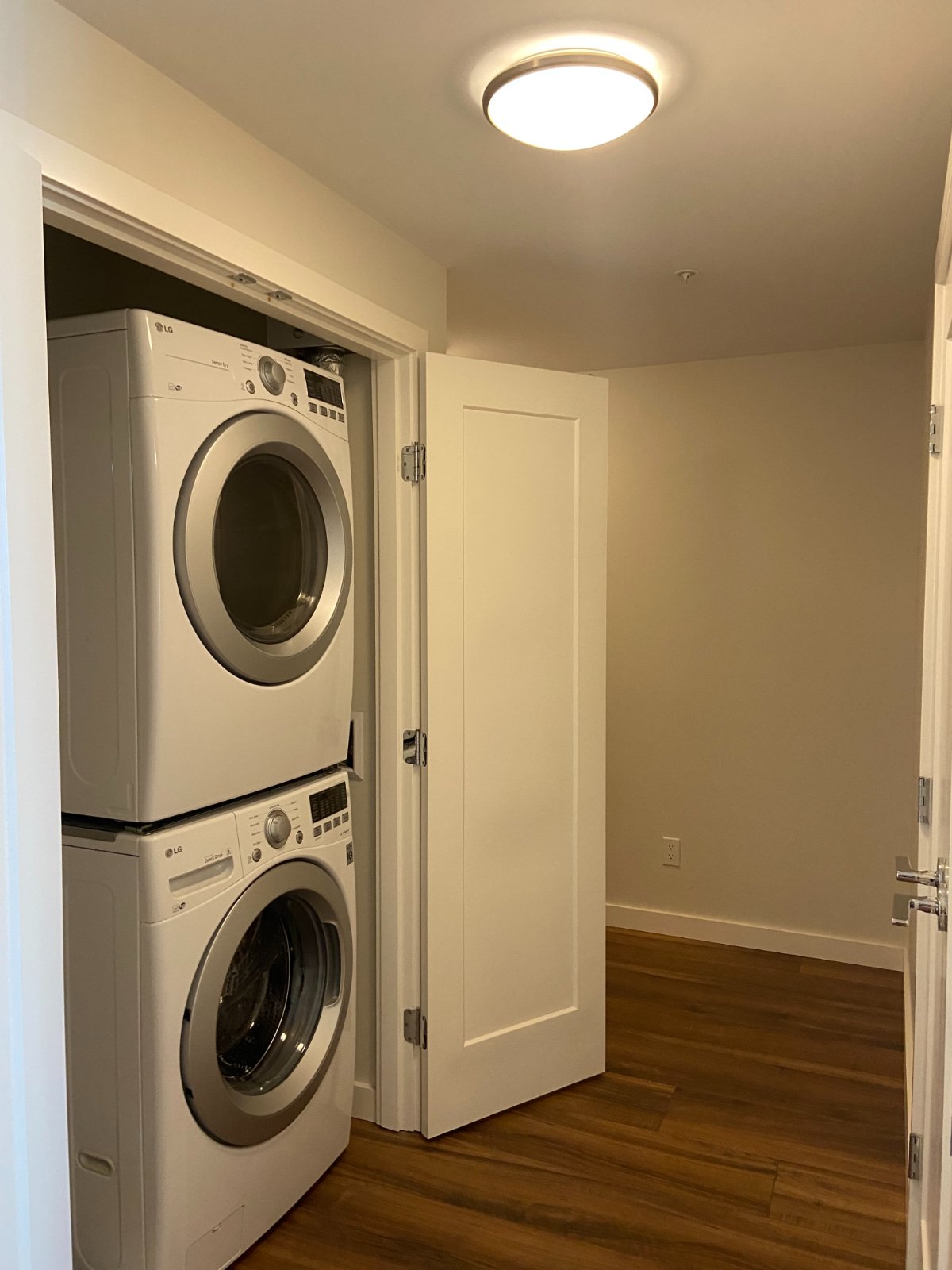 3 Bedroom Apartment for Rent - 3333 Sexsmith Rd, Richmond, BC 4