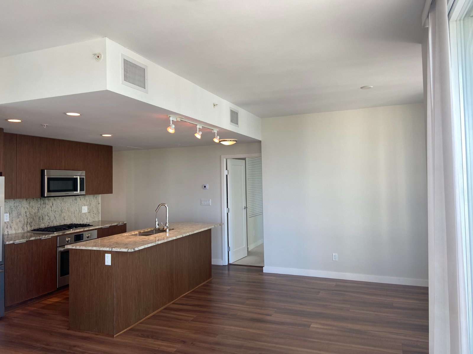 3 Bedroom Apartment for Rent - 3333 Sexsmith Rd, Richmond, BC 2