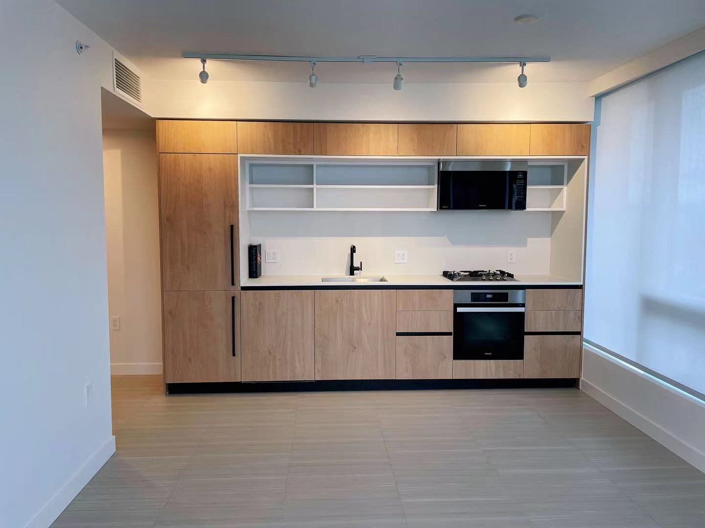 2 Bedroom Apartment for Rent - 5058 Joyce St, Vancouver, BC 3