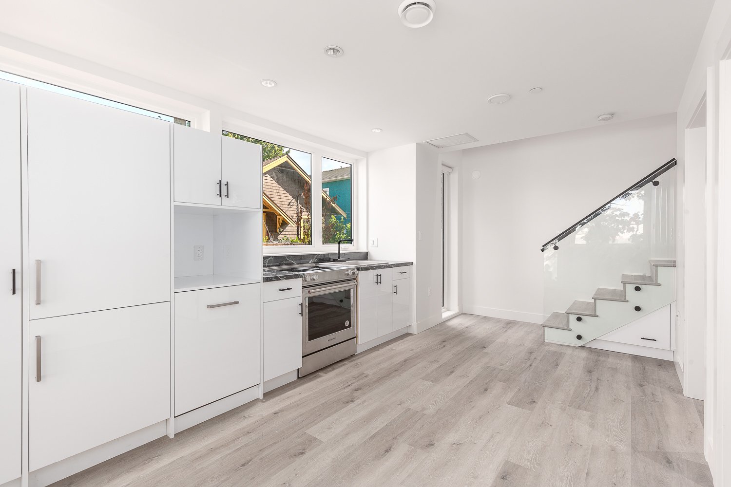 2 Bedroom House for Rent - Kaslo St, Vancouver, BC 2