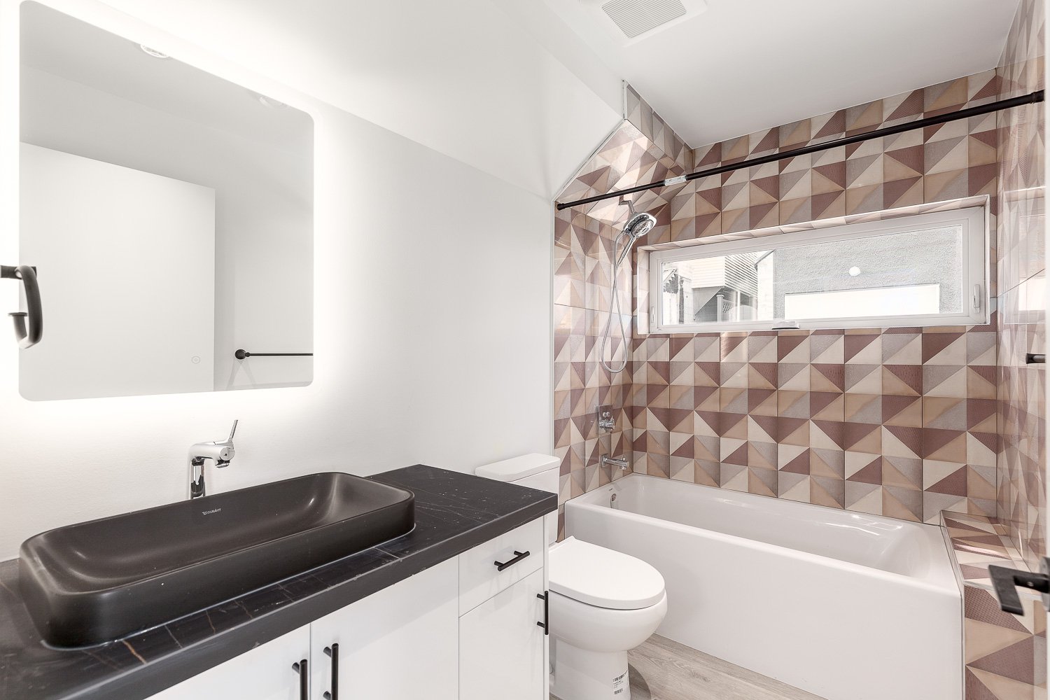 2 Bedroom House for Rent - Kaslo St, Vancouver, BC 5