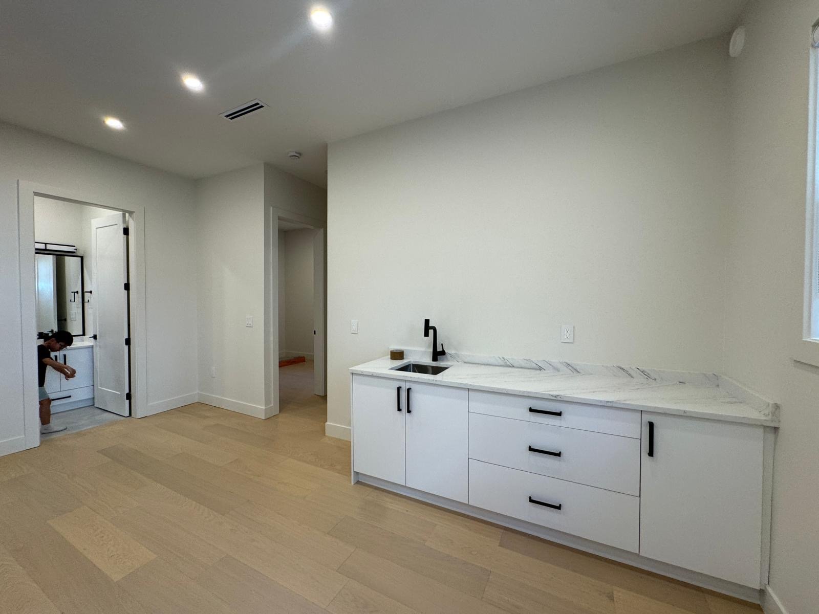 2 Bedroom Private Suite for Rent - Manor St, Burnaby, BC 2