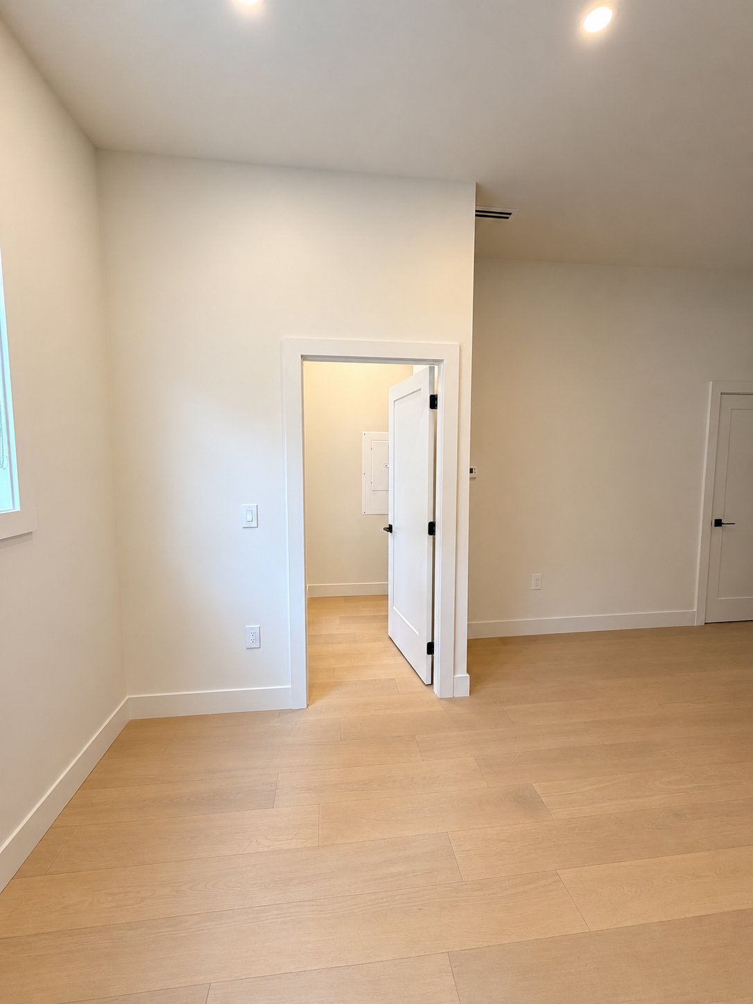 2 Bedroom Private Suite for Rent - Manor St, Burnaby, BC 4