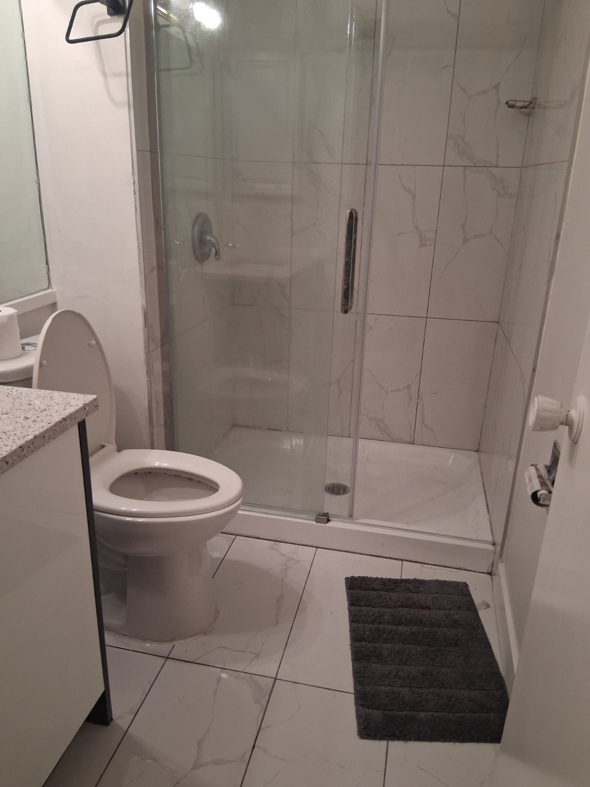 3 Bedroom Private Suite for Rent - 1824 43 St SE, Calgary, AB 3