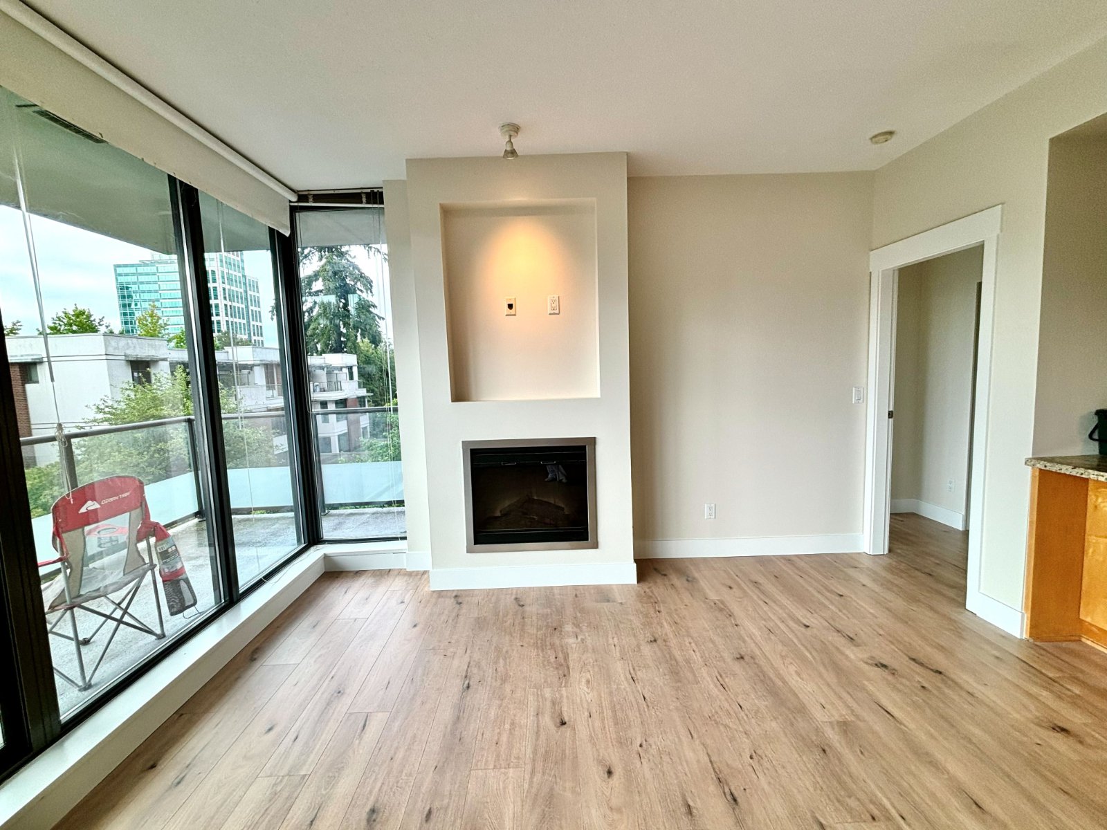 2 Bedroom Apartment for Rent - 7088 18th Ave, Burnaby, BC 4