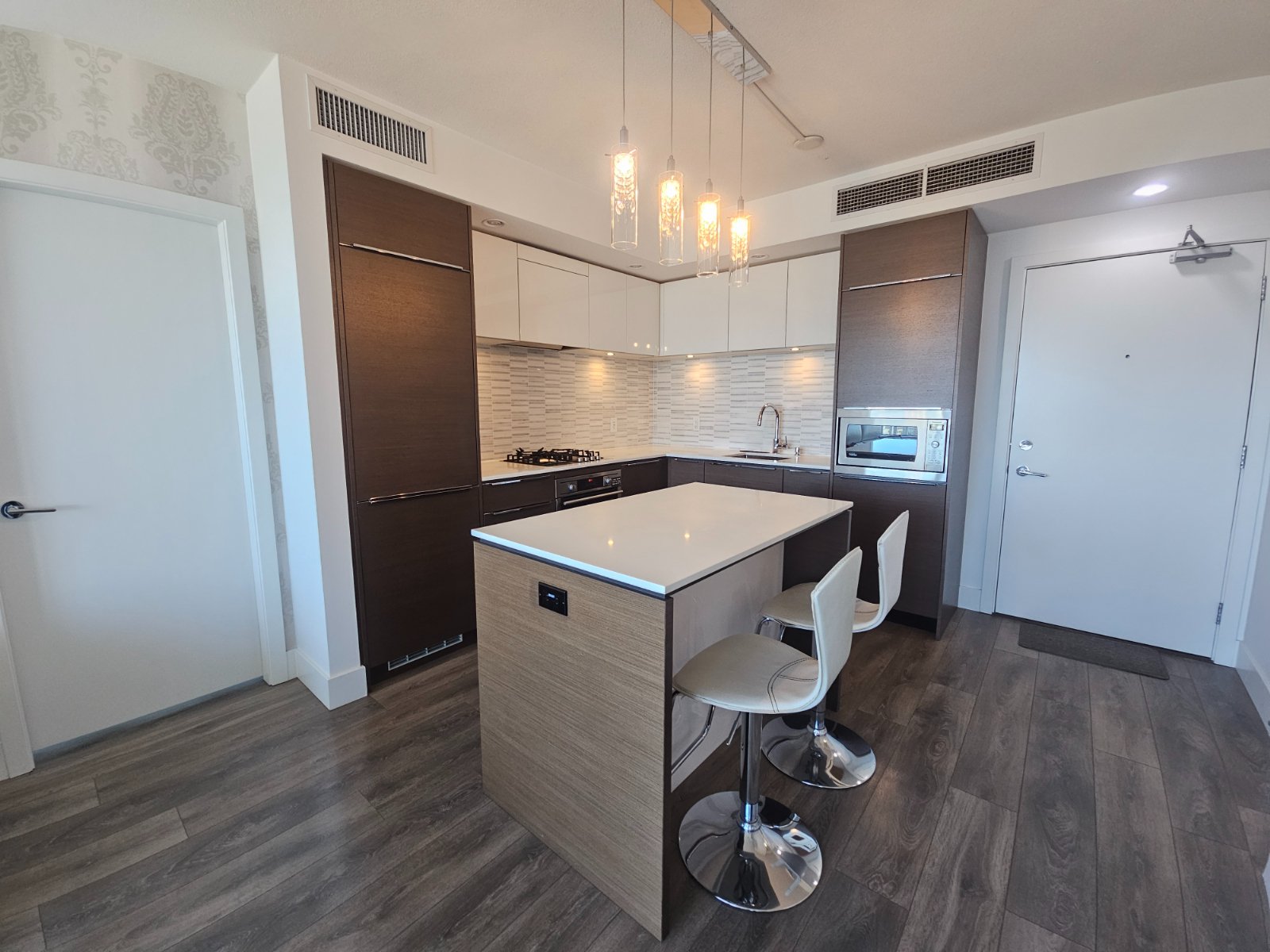 2 Bedroom Apartment for Rent - 5233 Gilbert Rd, Richmond, BC 5