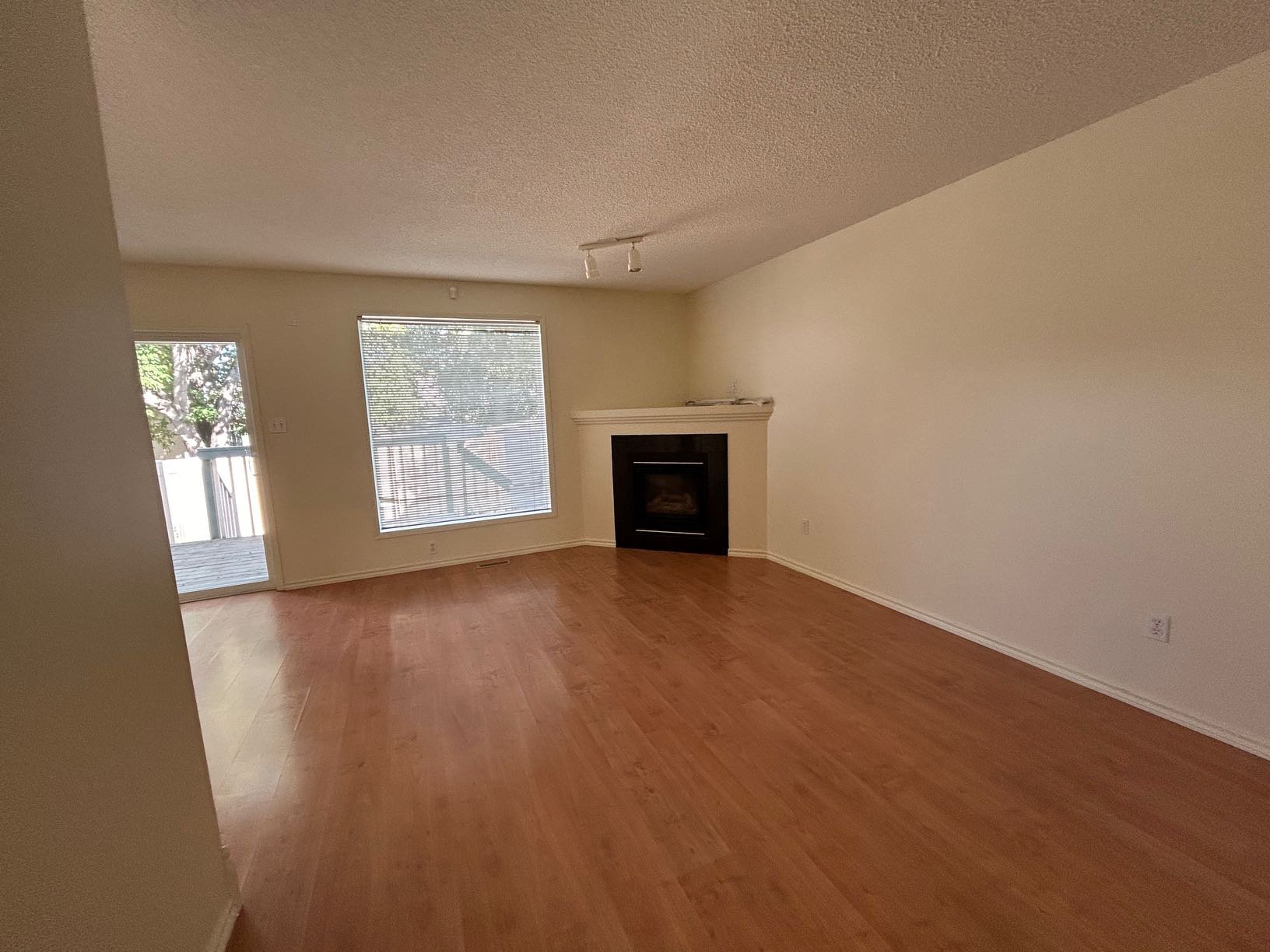 2 Bedroom Apartment for Rent - 15215 126 Street, Edmonton, AB 5