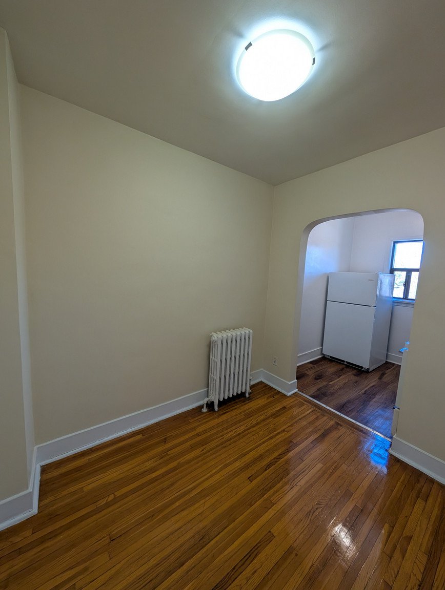Studio Apartment for Rent - 2532 Lake Shore Boulevard West, Toronto, ON 3