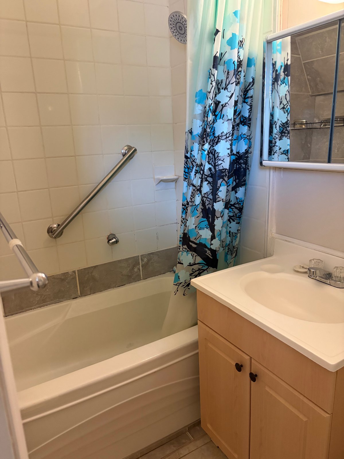 2 Bedroom Apartment for Rent - 8752 143 St, Surrey, BC 5
