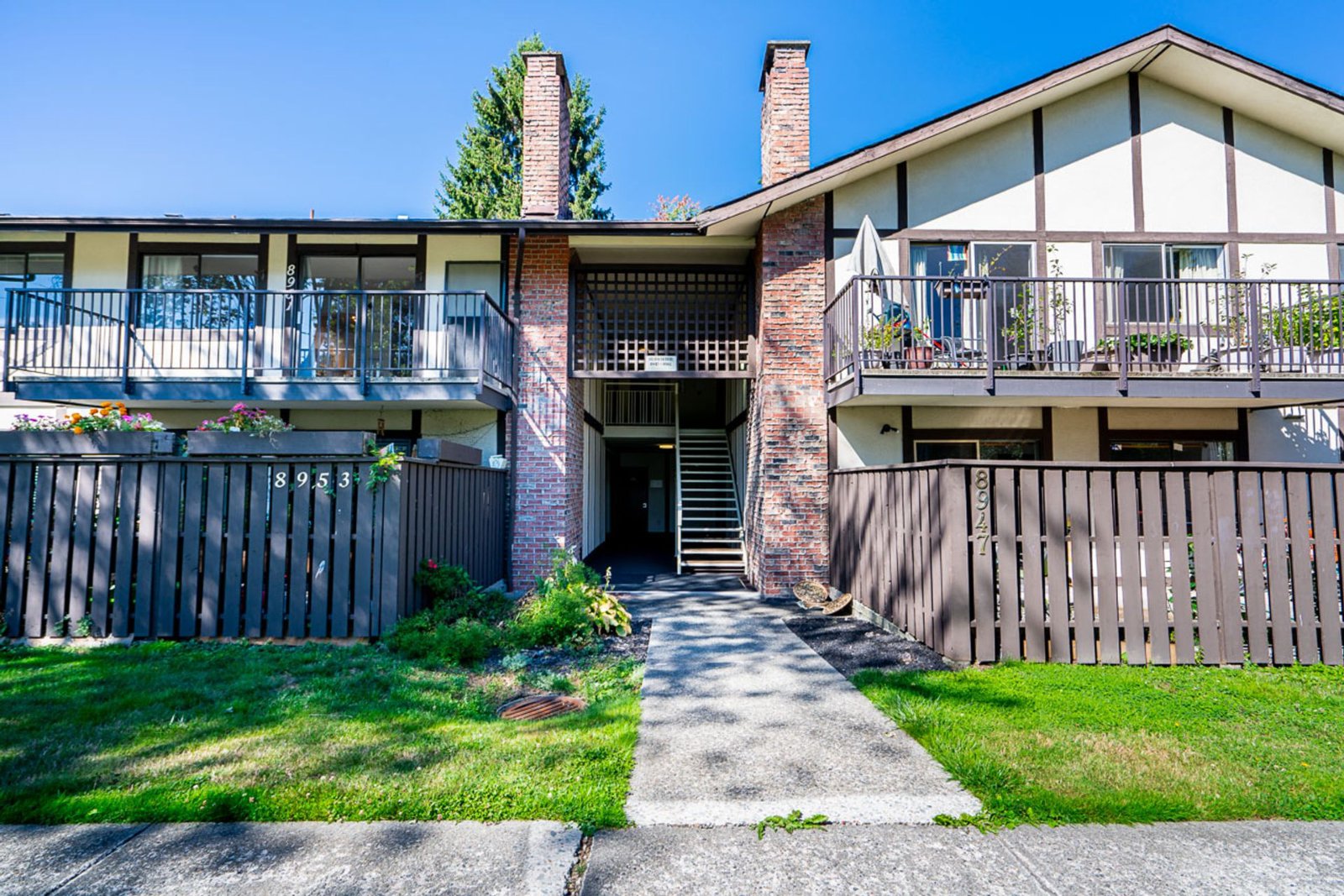2 Bedroom Townhouse for Rent - 8961 Horne St, Burnaby, BC 3