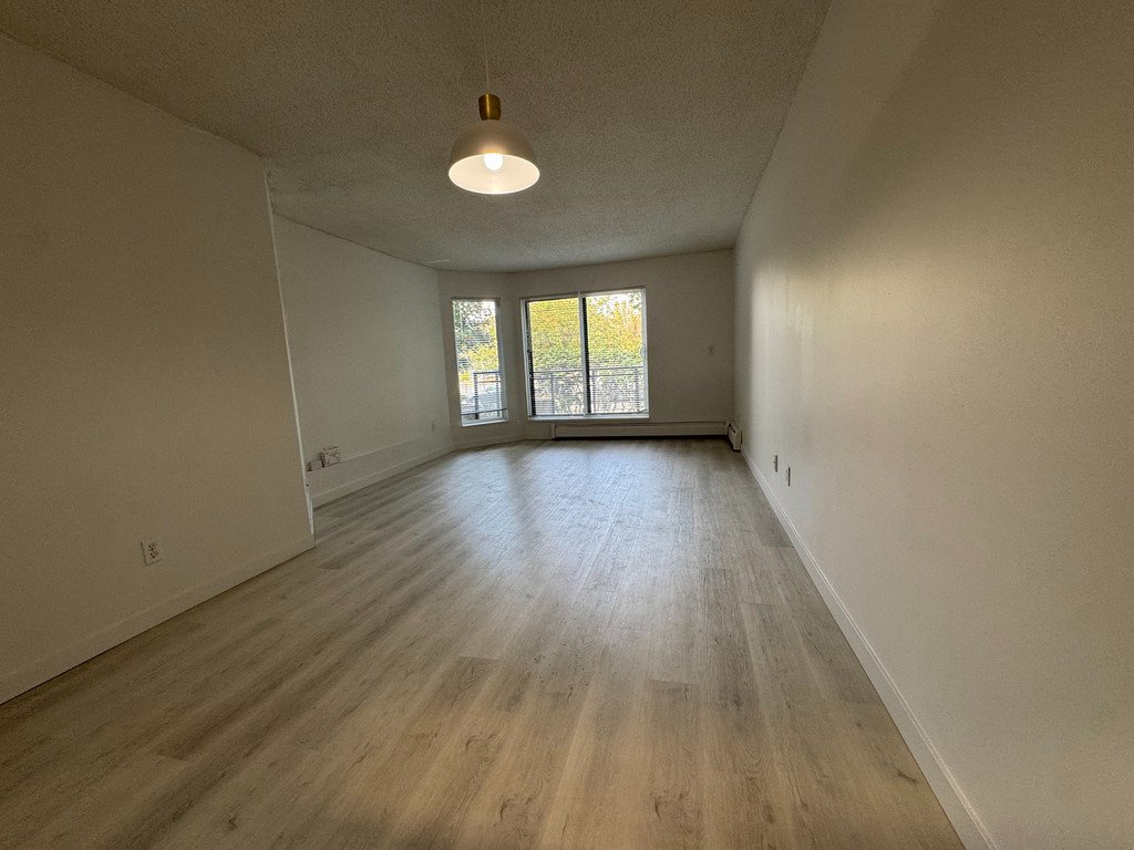 2 Bedroom Apartment for Rent - 1918 York Ave, Vancouver, BC 5