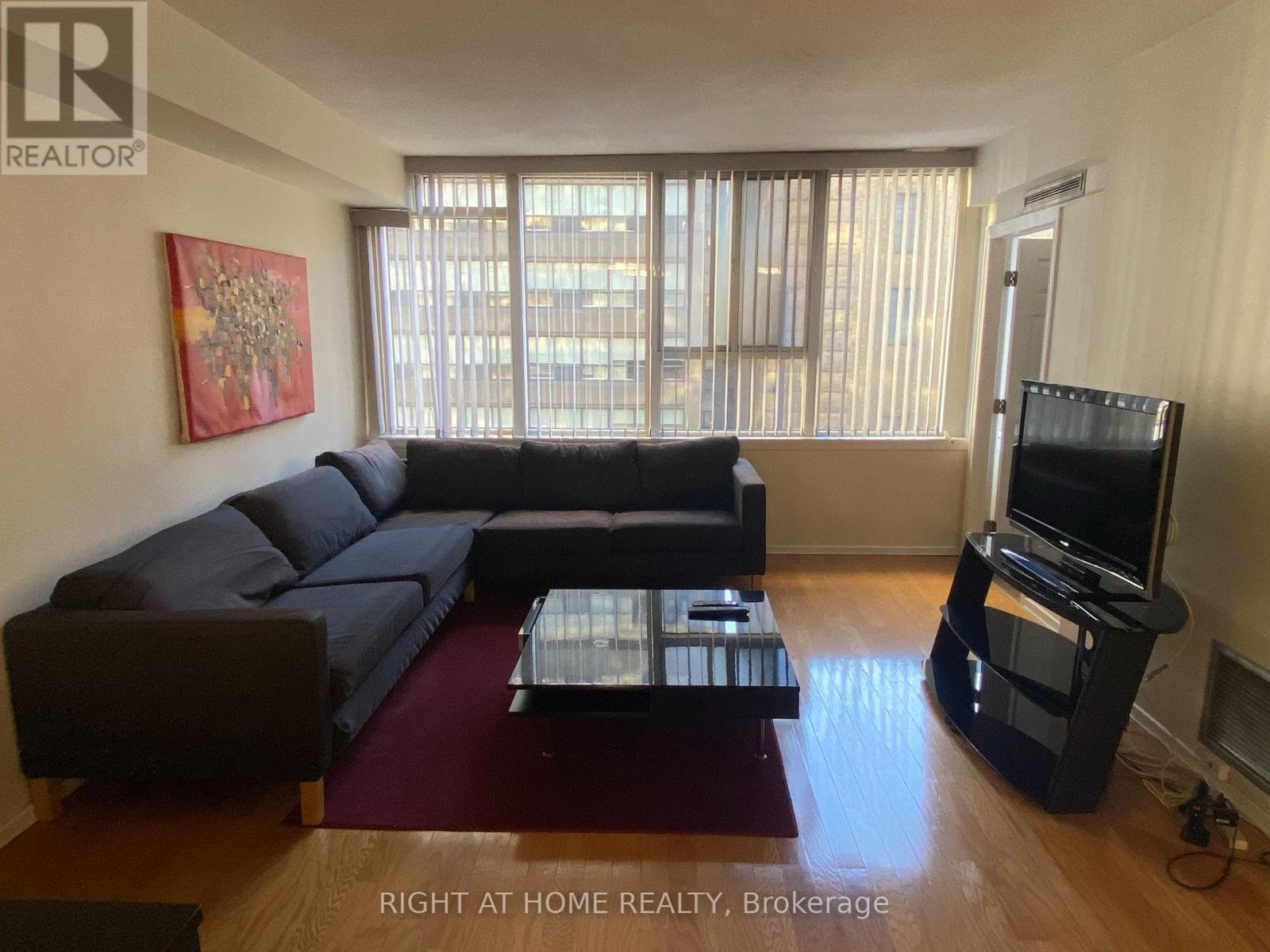 2 Bedroom Apartment for Rent - 45 Carlton St, Toronto, ON 3
