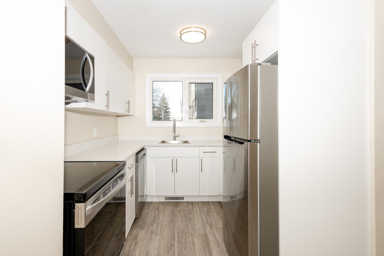 3 Bedroom Apartment for Rent - 1415, 1419 Rothesay Street & 383 Paufeld Drive, Winnipeg, MB 2