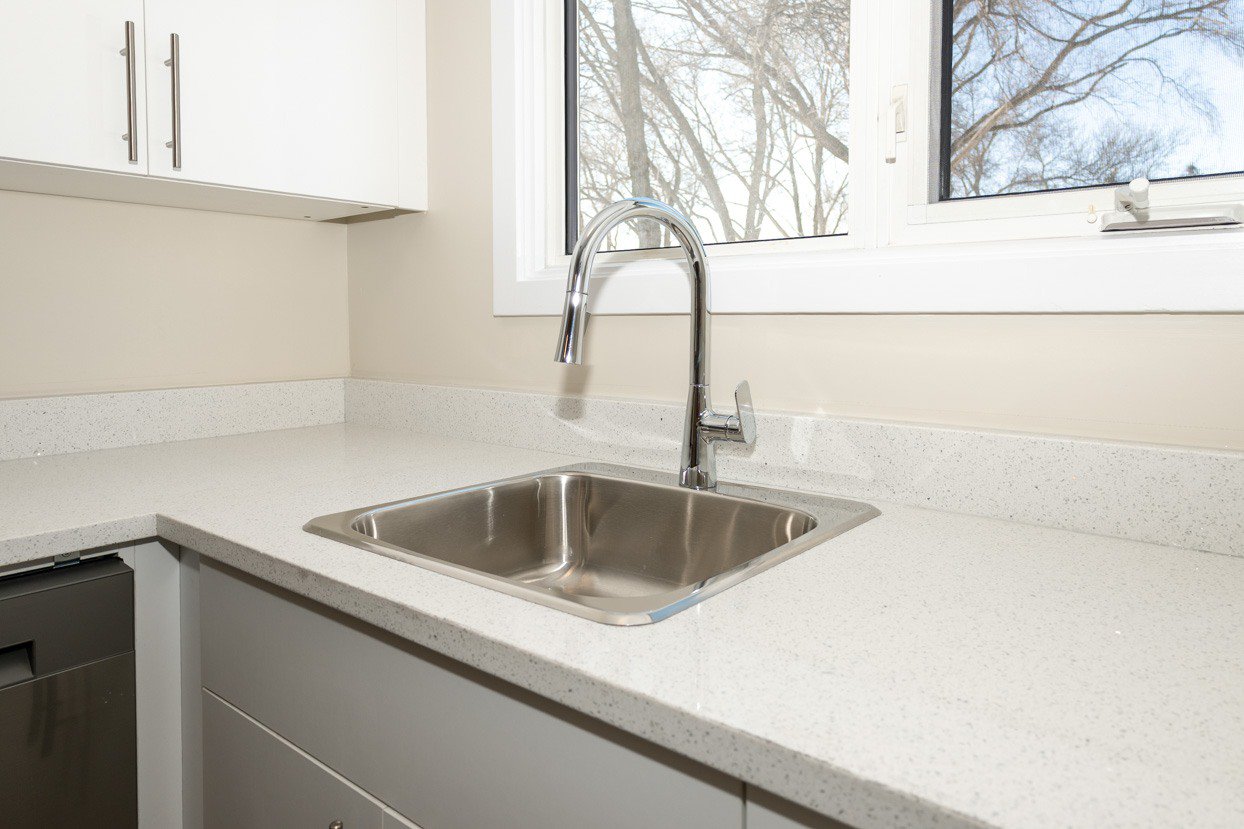 3 Bedroom Apartment for Rent - 1415, 1419 Rothesay Street & 383 Paufeld Drive, Winnipeg, MB 4