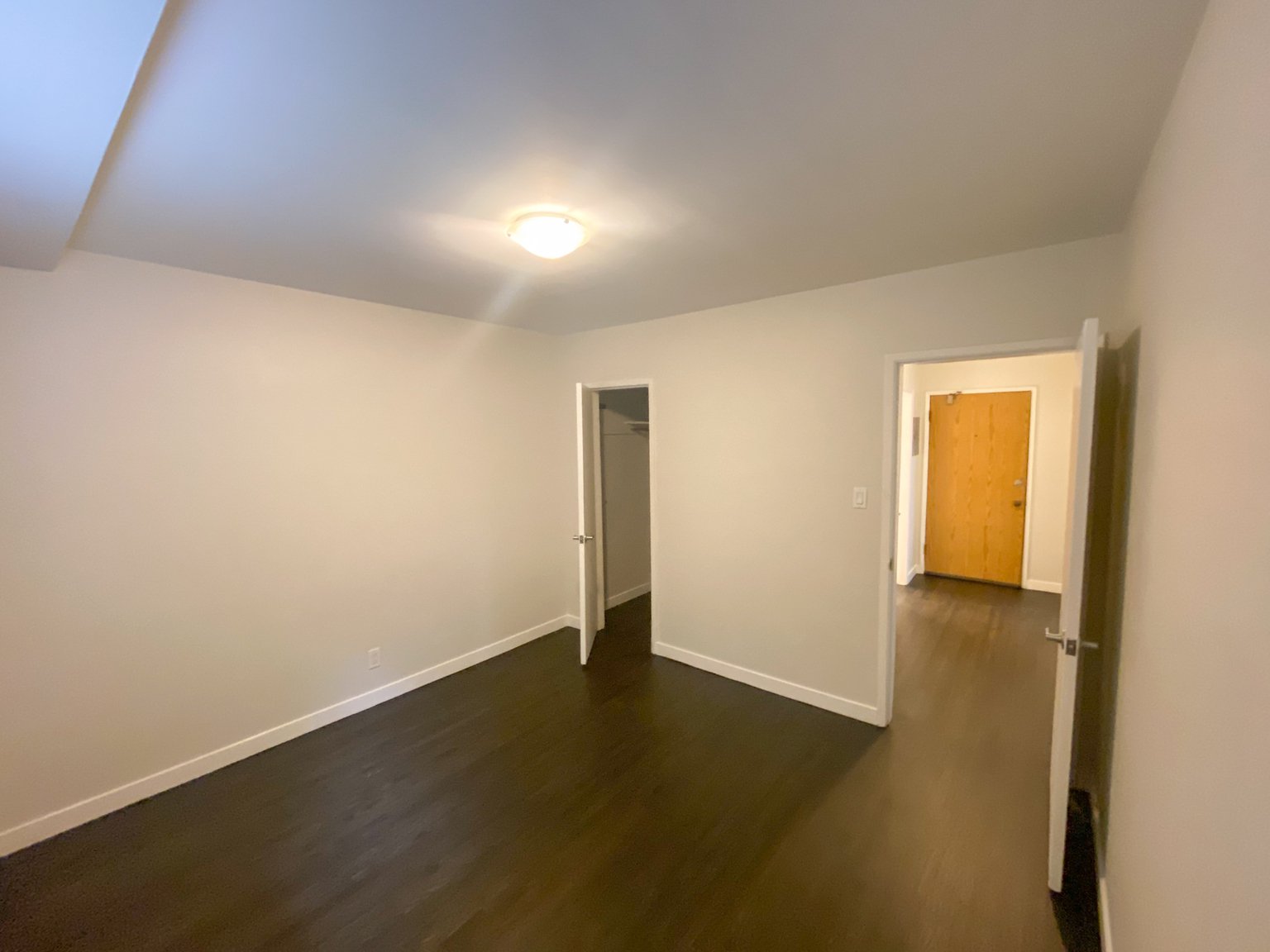 Studio Apartment for Rent - 2054 Comox St, Vancouver, BC 5