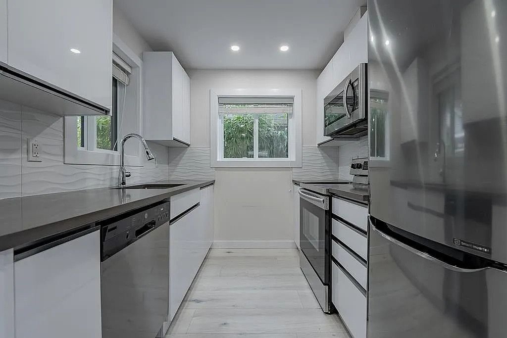 2 Bedroom Apartment for Rent - 882 E 12th Ave, Vancouver, BC 3