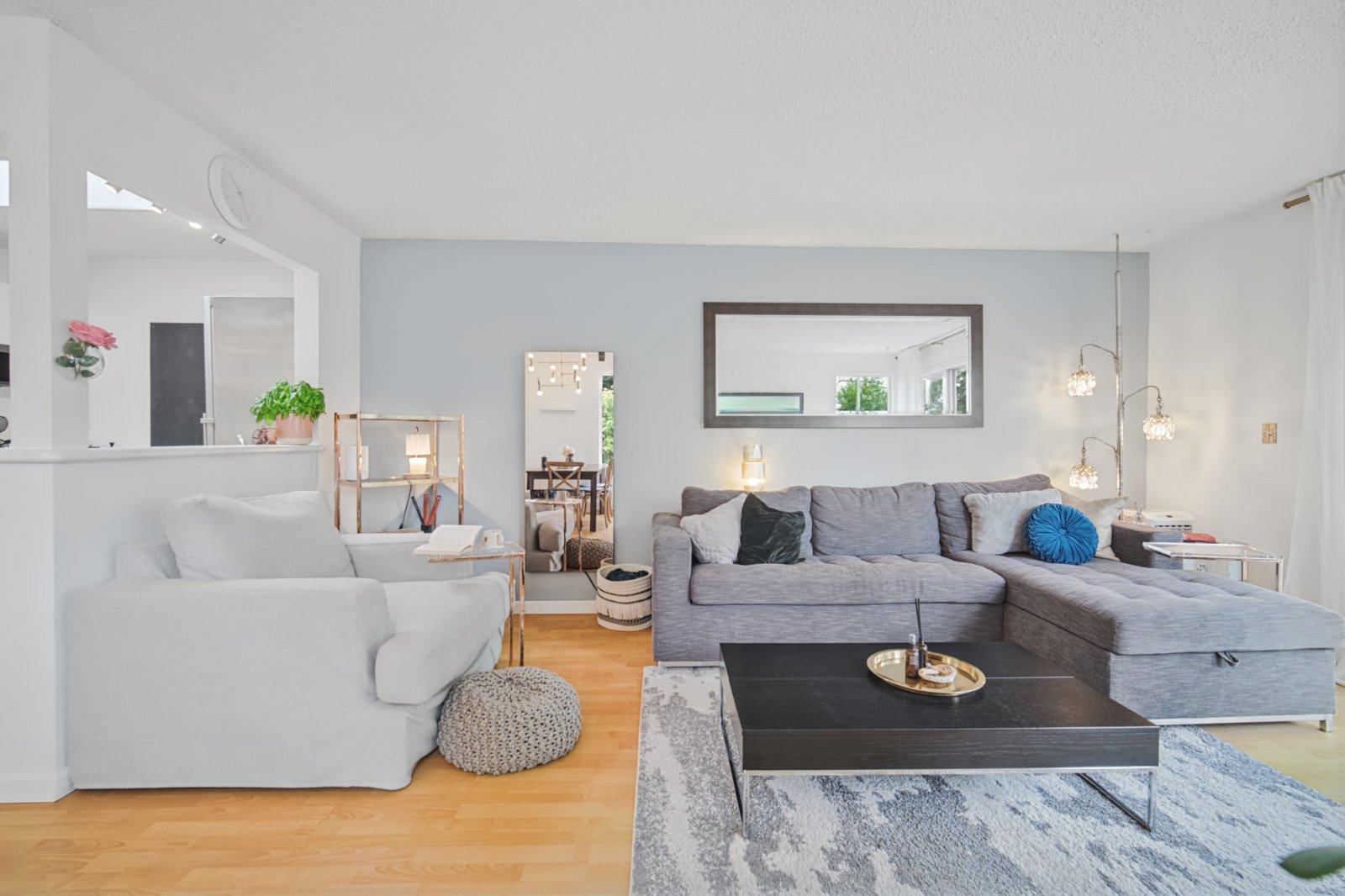 2 Bedroom Apartment for Rent - 659 E 8th Ave, Vancouver, BC 2
