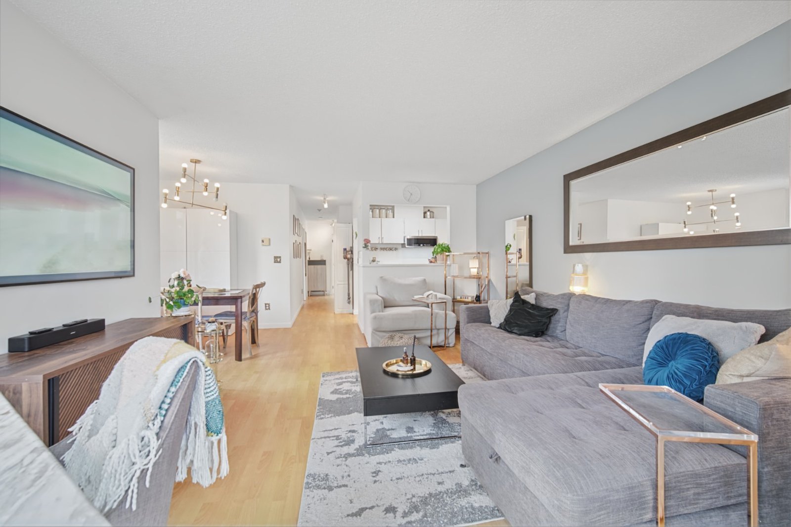 2 Bedroom Apartment for Rent - 659 E 8th Ave, Vancouver, BC 3
