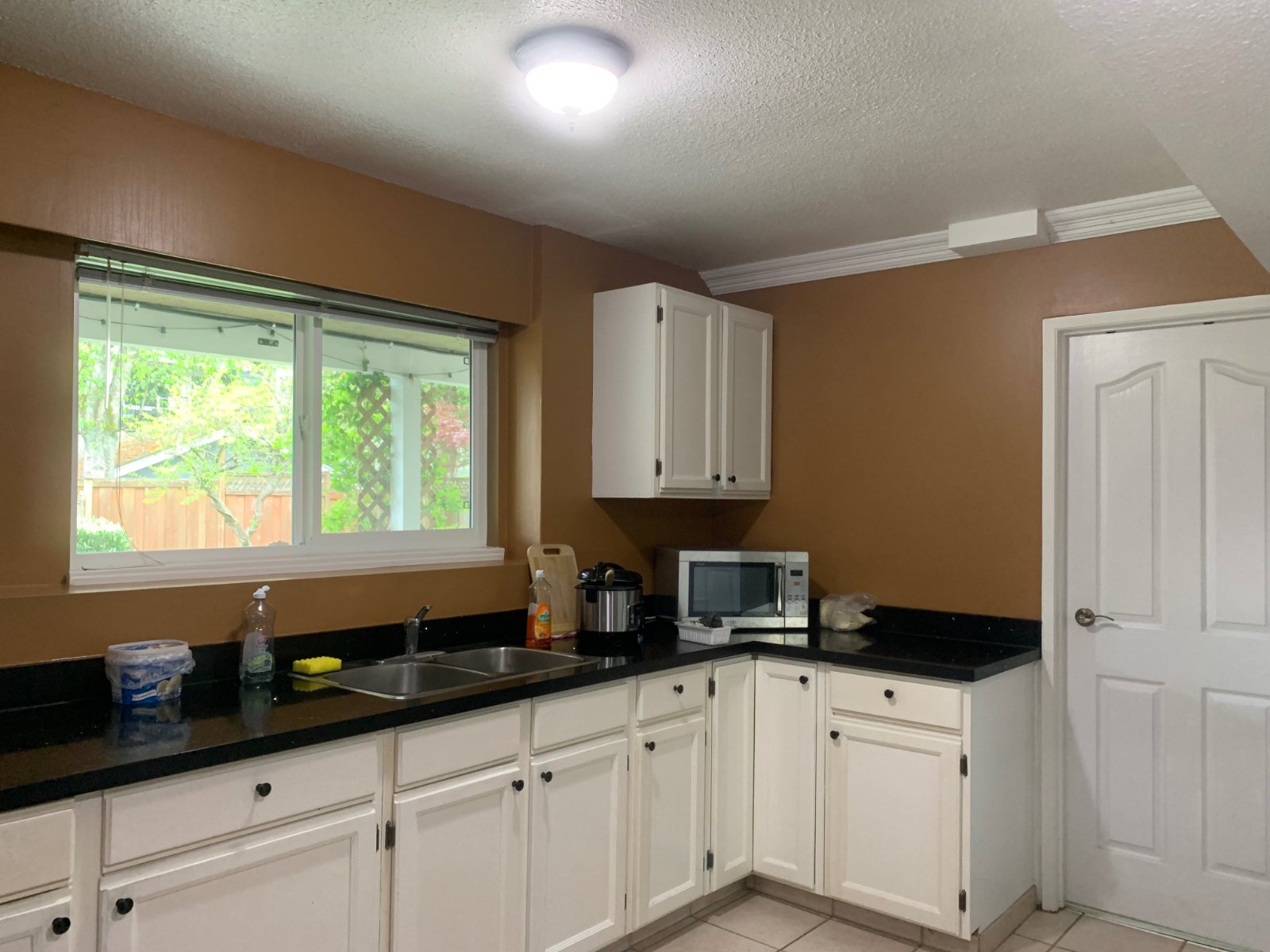Room in House for Rent - Hewitt St, Burnaby, BC 2