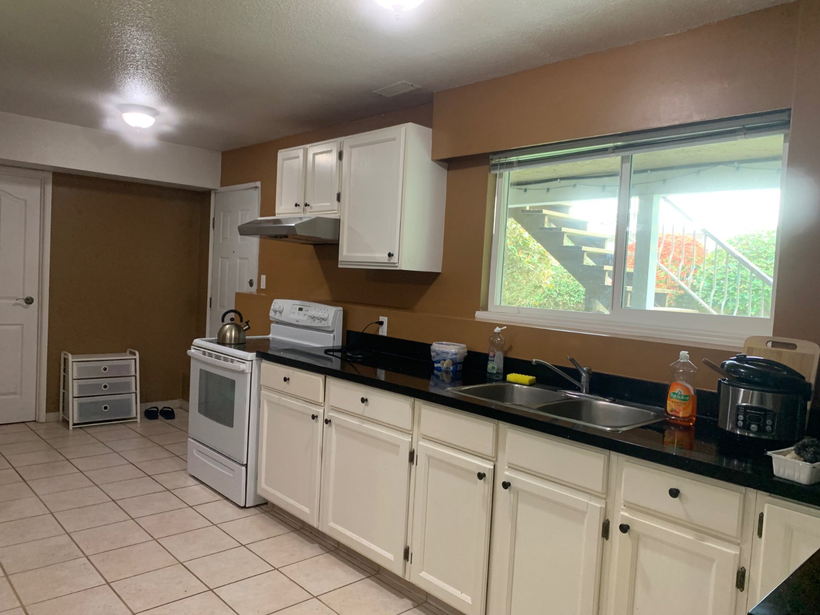 Room in House for Rent - Hewitt St, Burnaby, BC 3