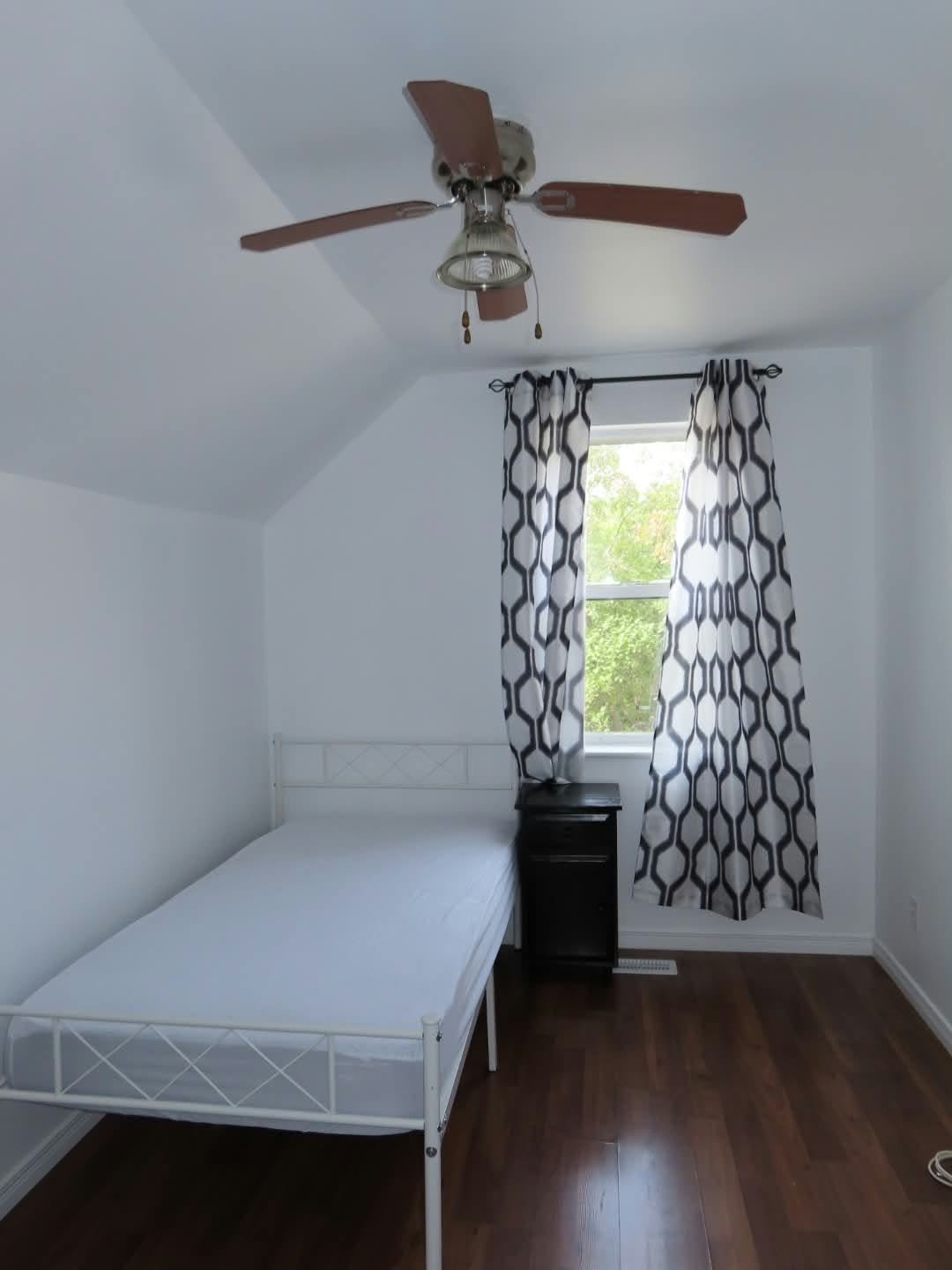 Room in House for Rent - 55 Elgin St, Orillia, ON 3
