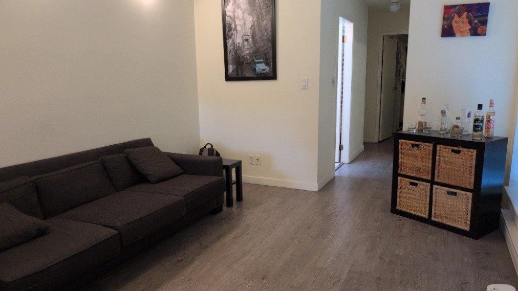 2 Bedroom House for Rent - 5523 Main St, Vancouver, BC 3