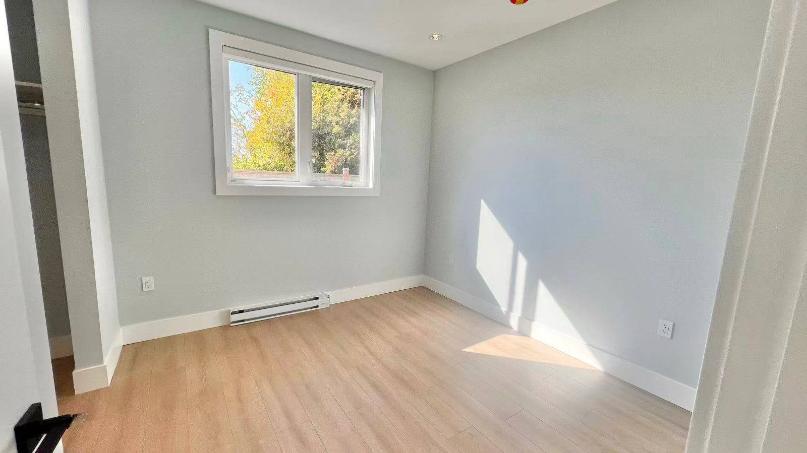 4 Bedroom House for Rent - 7008 Waverley Ave, Burnaby, BC 2